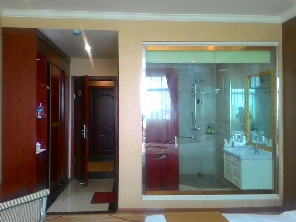 Apollo Hotel Yangon Exterior photo