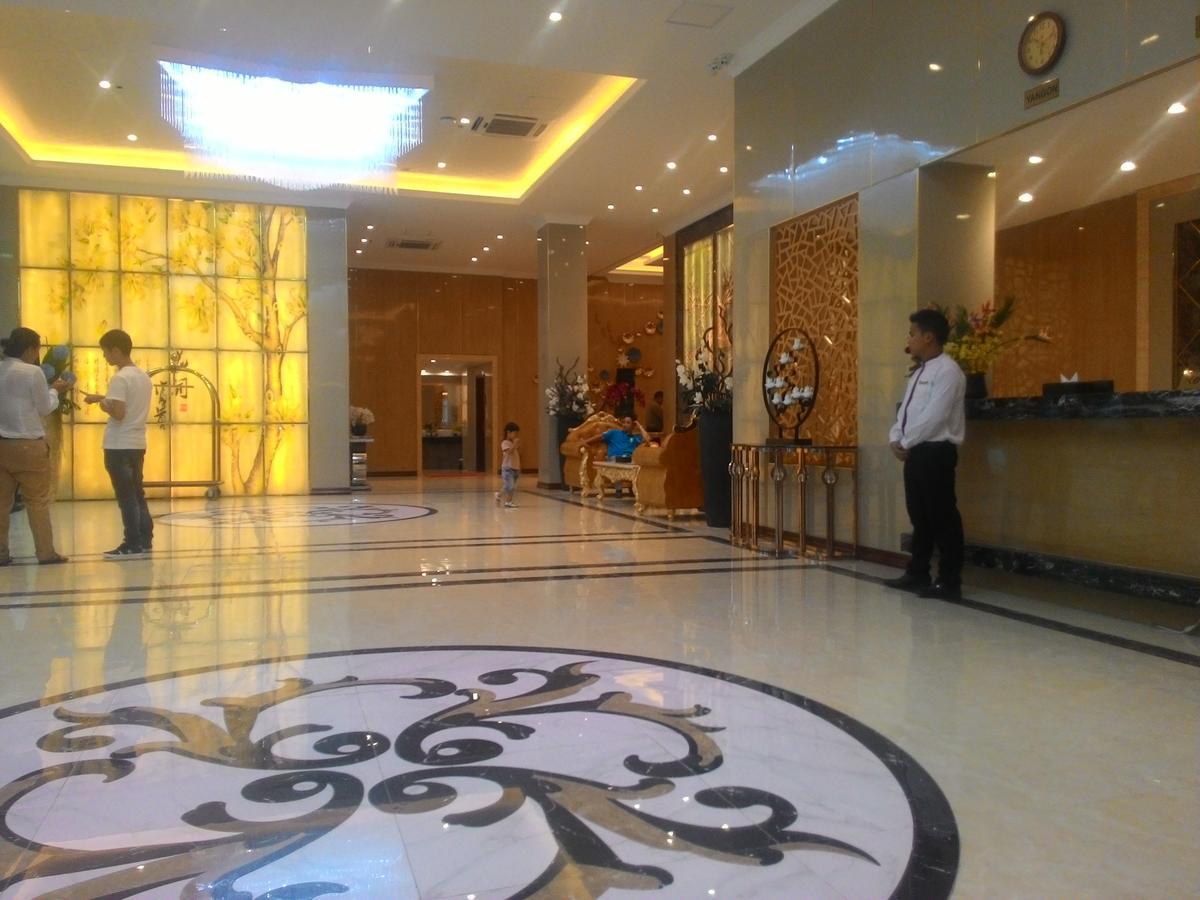 Apollo Hotel Yangon Exterior photo