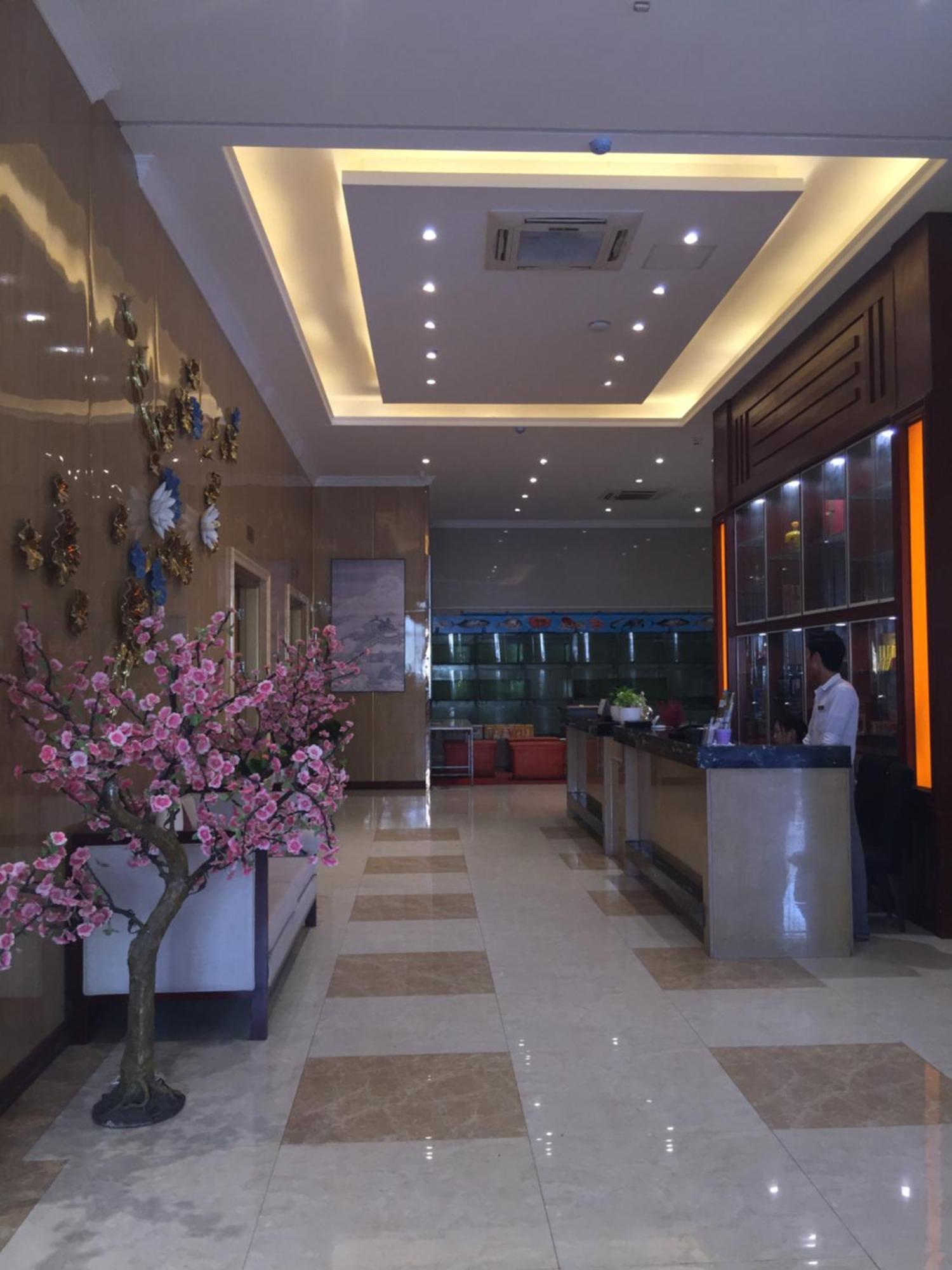 Apollo Hotel Yangon Exterior photo