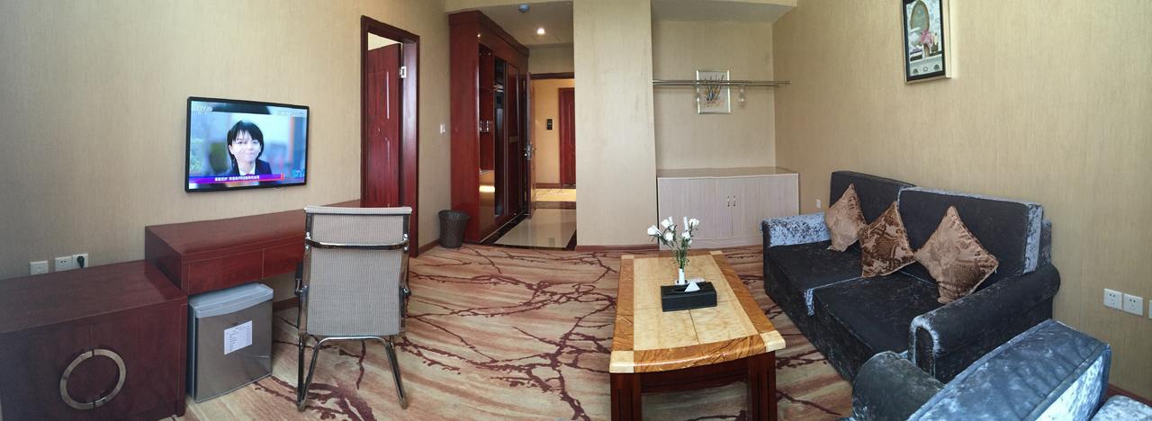 Apollo Hotel Yangon Exterior photo
